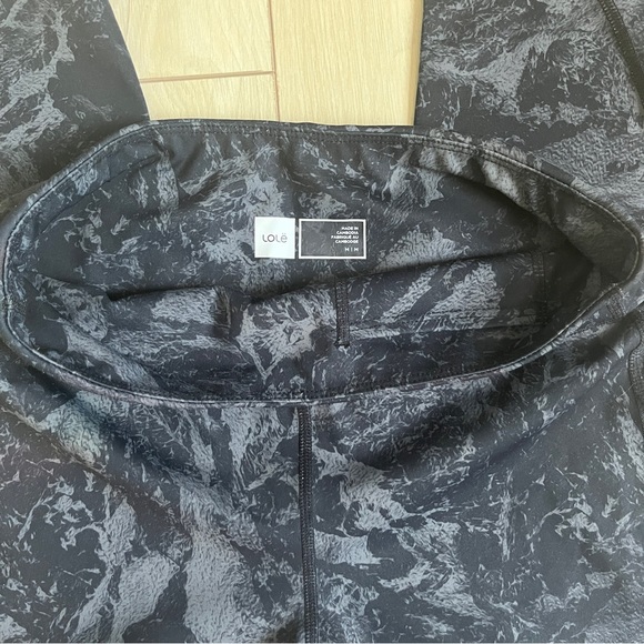 Lolë patterned workout leggings - Picture 6 of 6